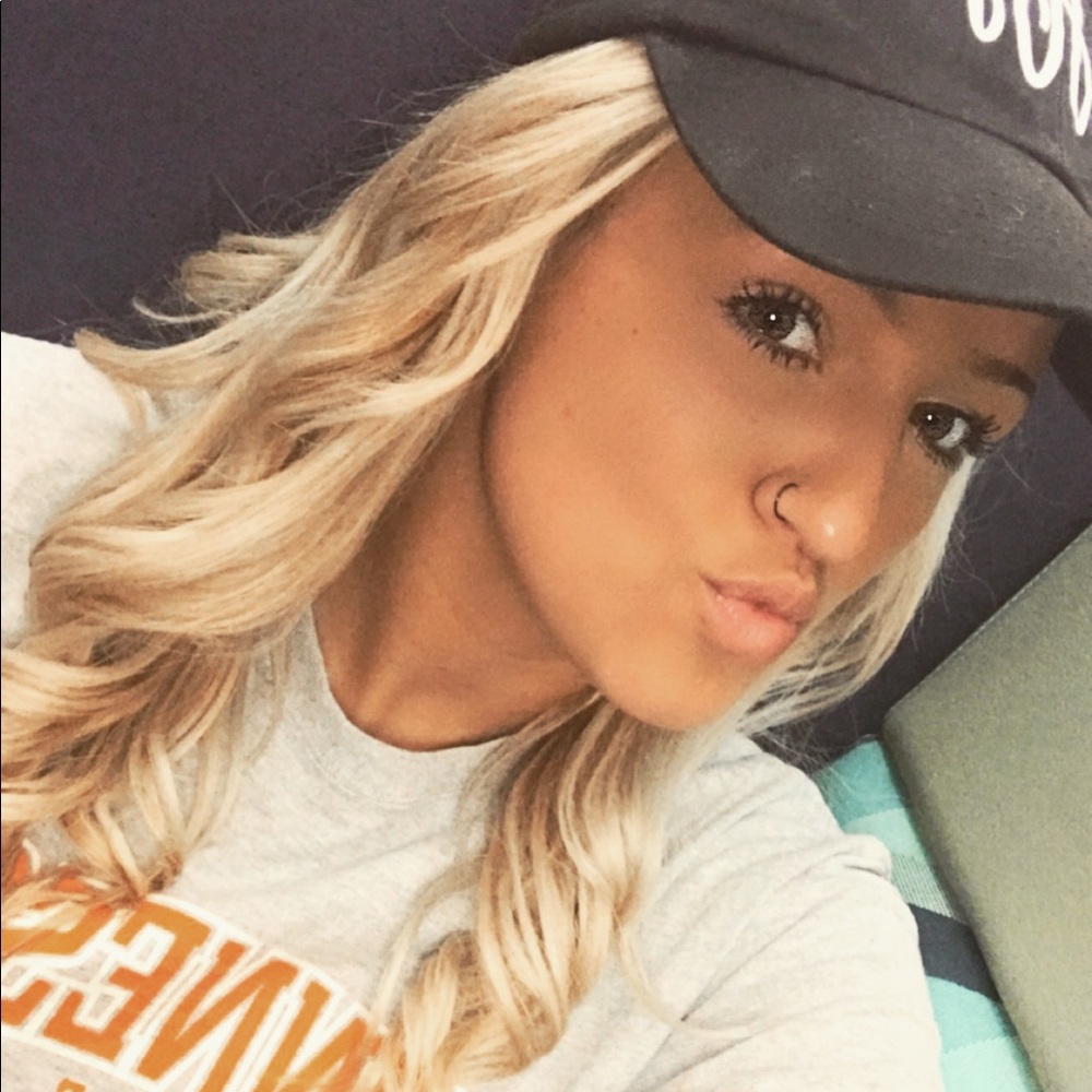 Meet your Posher, Macayla